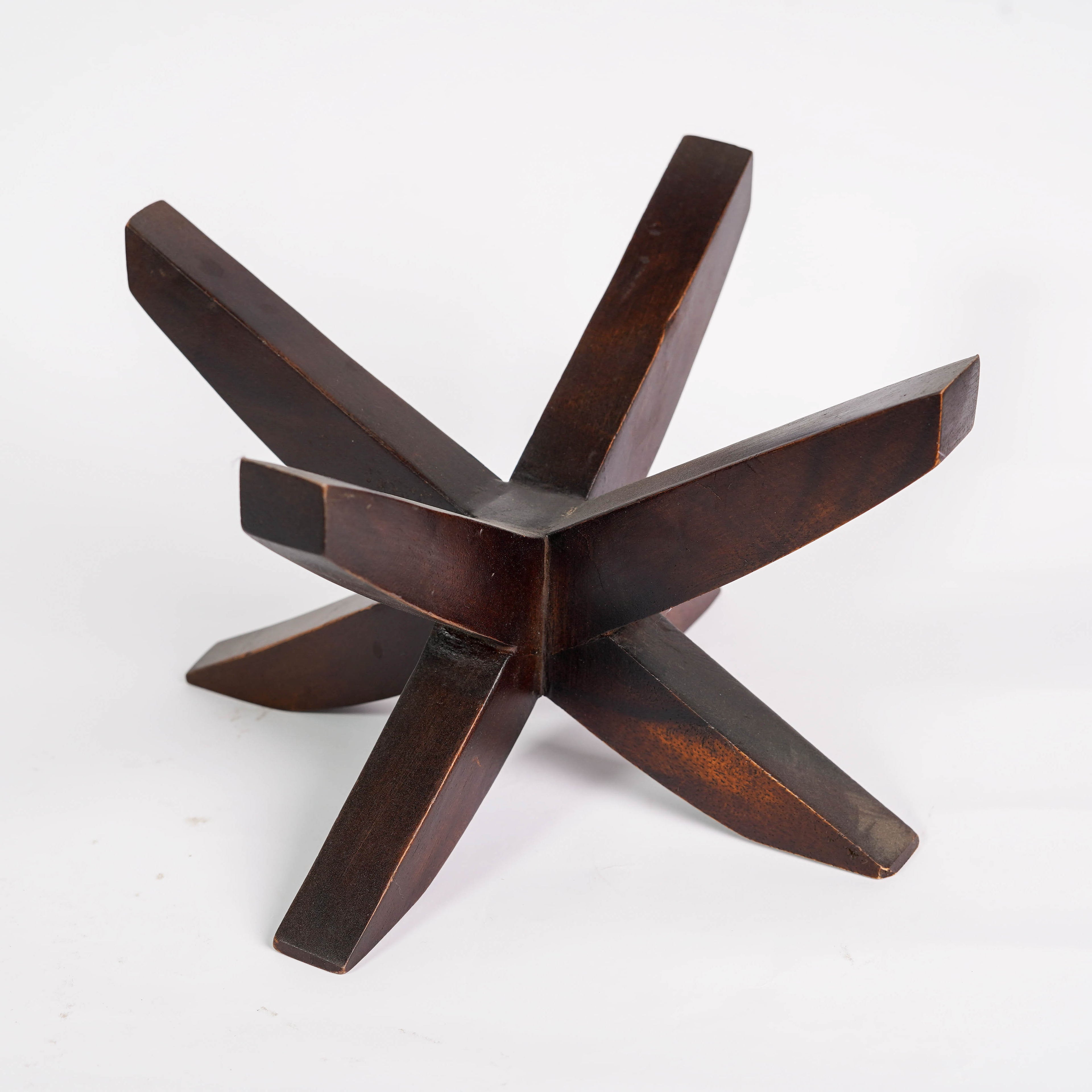 Kaya Plate Holder