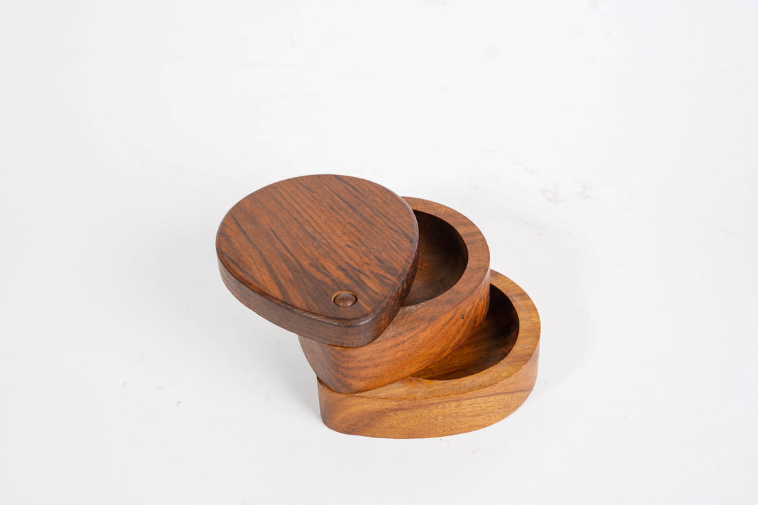 Kaya Salt &amp; Pepper Holder