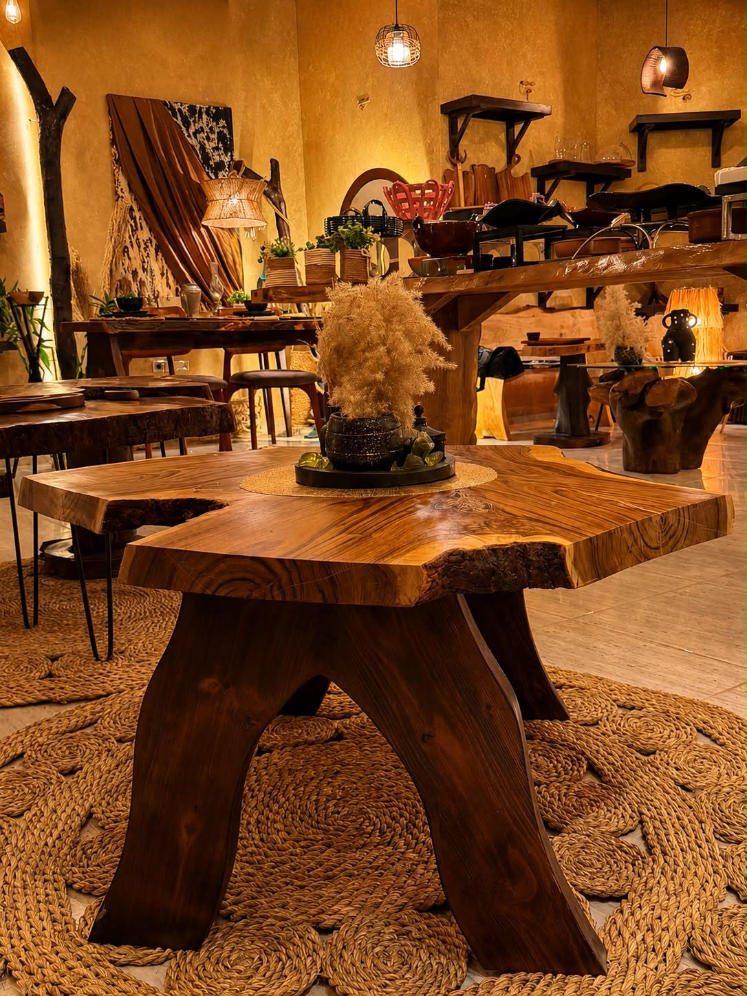 Kaya Luxe Dining Table
